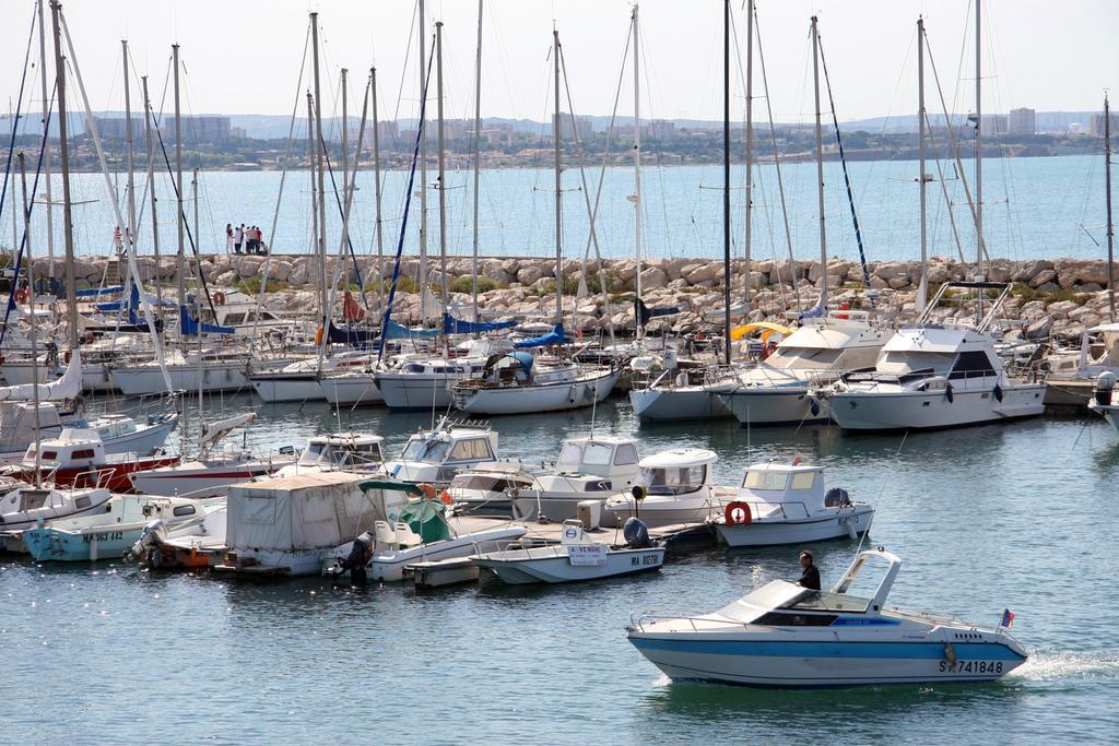 Allotel Fos-sur-Mer Exterior foto